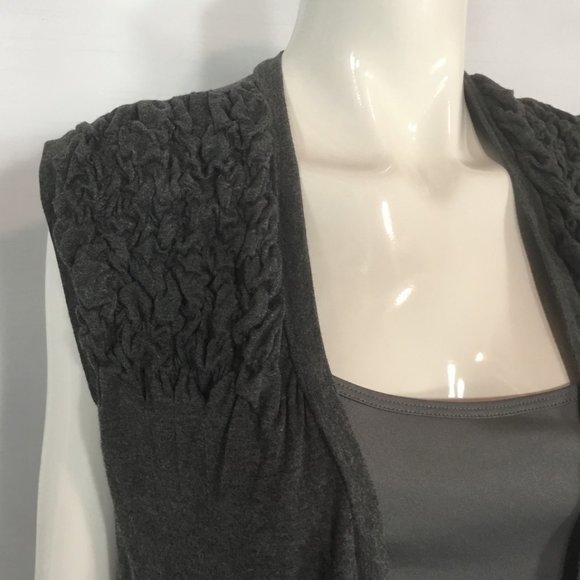 Luii Sleeveless Cardigan - Picture 2 of 3